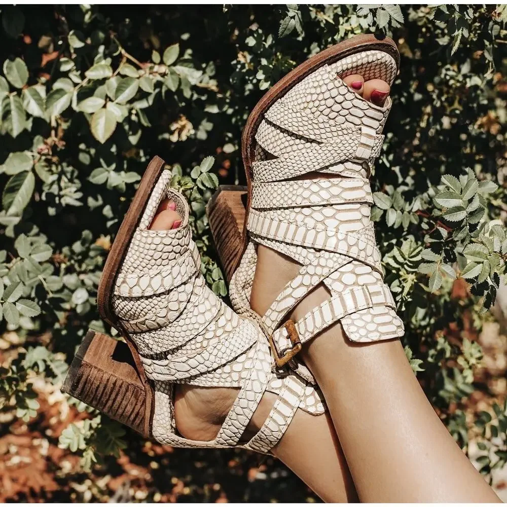 Freebird by Steven Rare Claw Python Snake Heel Sandals Strappy Cream Size 7 EUC - Picture 1 of 16